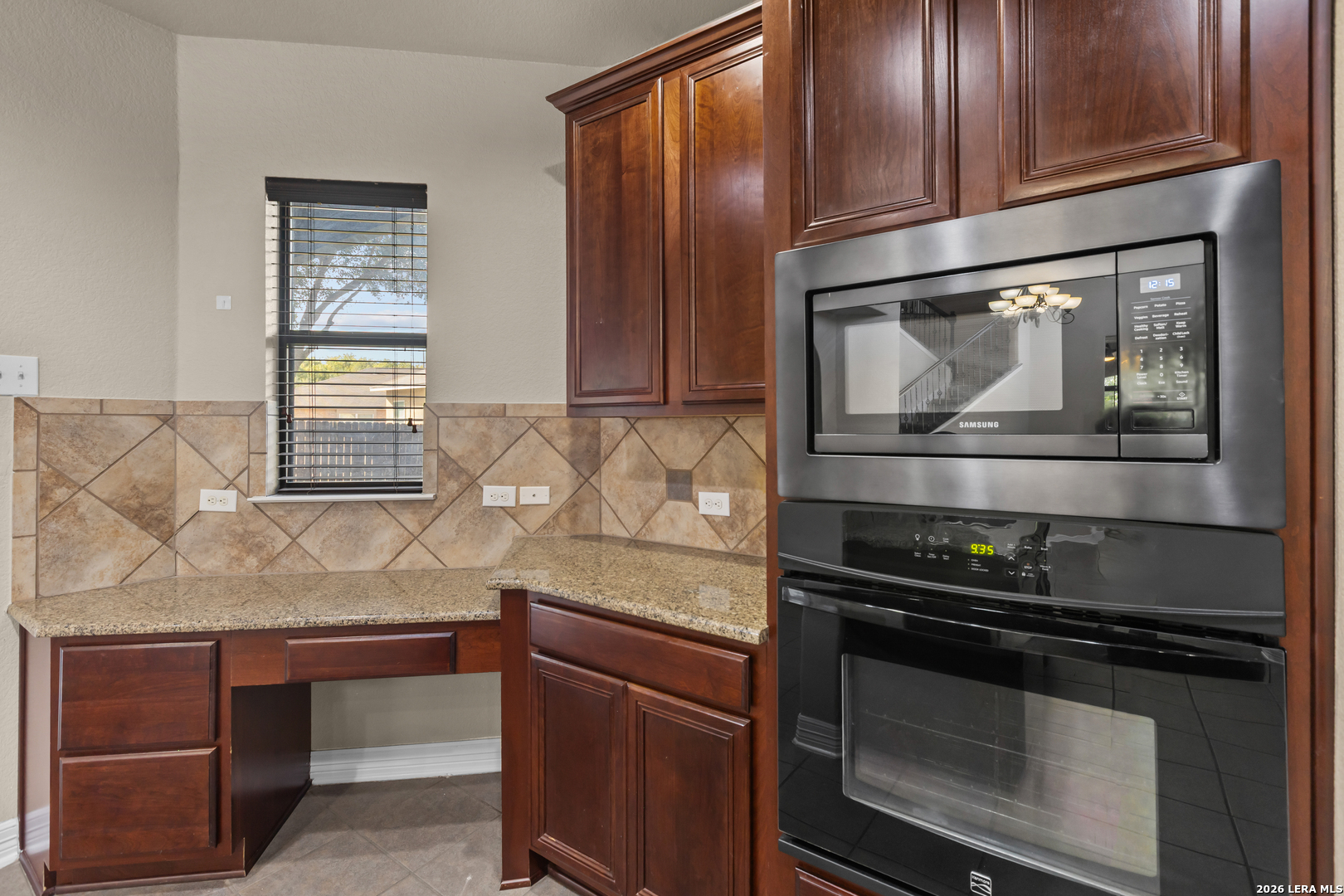 9814 Rostock Lane Helotes, TX 78023 - Photo 8 of 34 Gallery Image 8