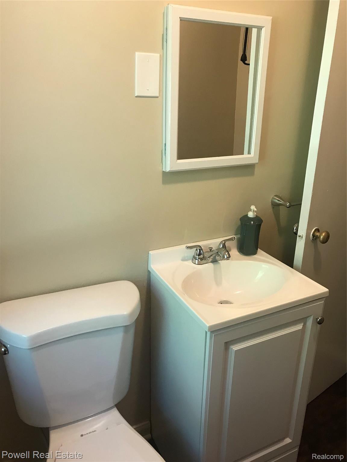 20604 Westhampton Avenue Southfield, MI 48075 - Photo 19 of 30 IMG_3148.jpg