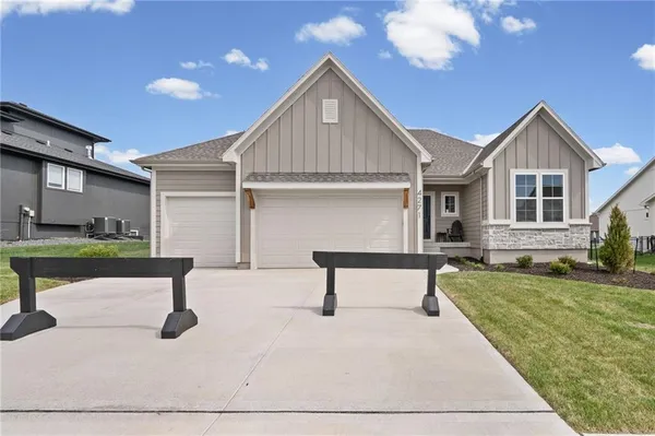 $624,924 | 4271 Aspen Drive, Basehor, KS 66007