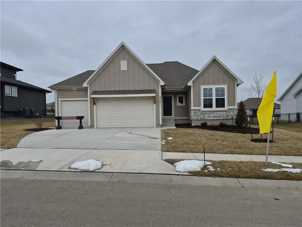 $632,524 | 4271 Aspen Drive, Basehor, KS 66007