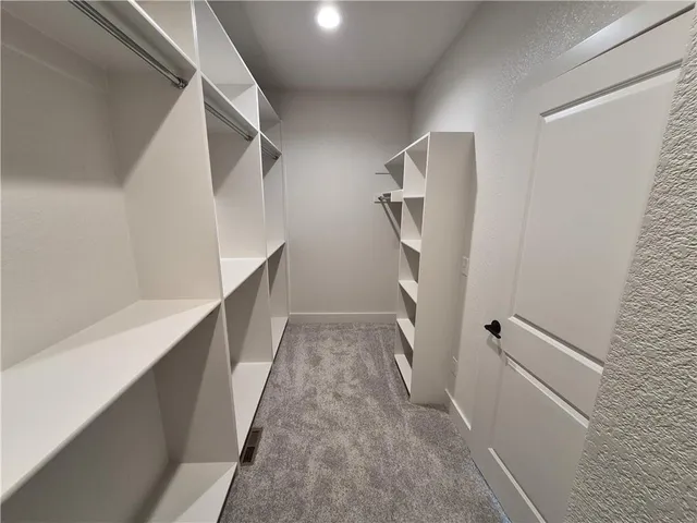 $632,524 | 4271 Aspen Drive, Basehor, KS 66007