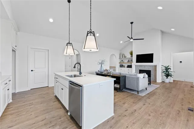 $632,524 | 4271 Aspen Drive, Basehor, KS 66007