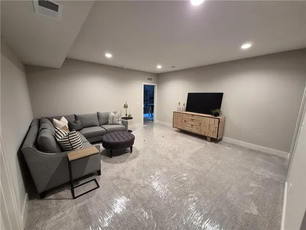 $632,524 | 4271 Aspen Drive, Basehor, KS 66007