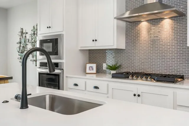 $632,524 | 4271 Aspen Drive, Basehor, KS 66007