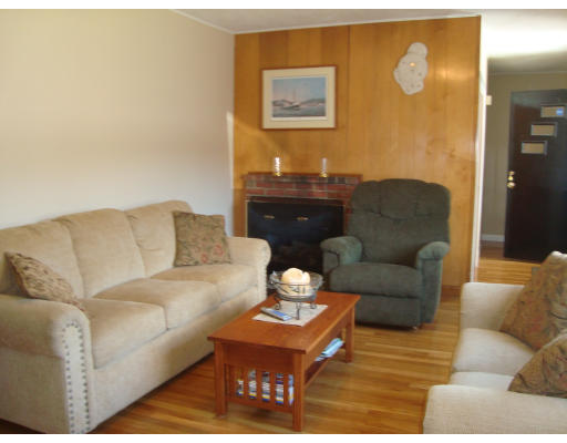 9 Linden Road Gloucester, MA 01930 - Photo 5 of 12 Gallery Image 5