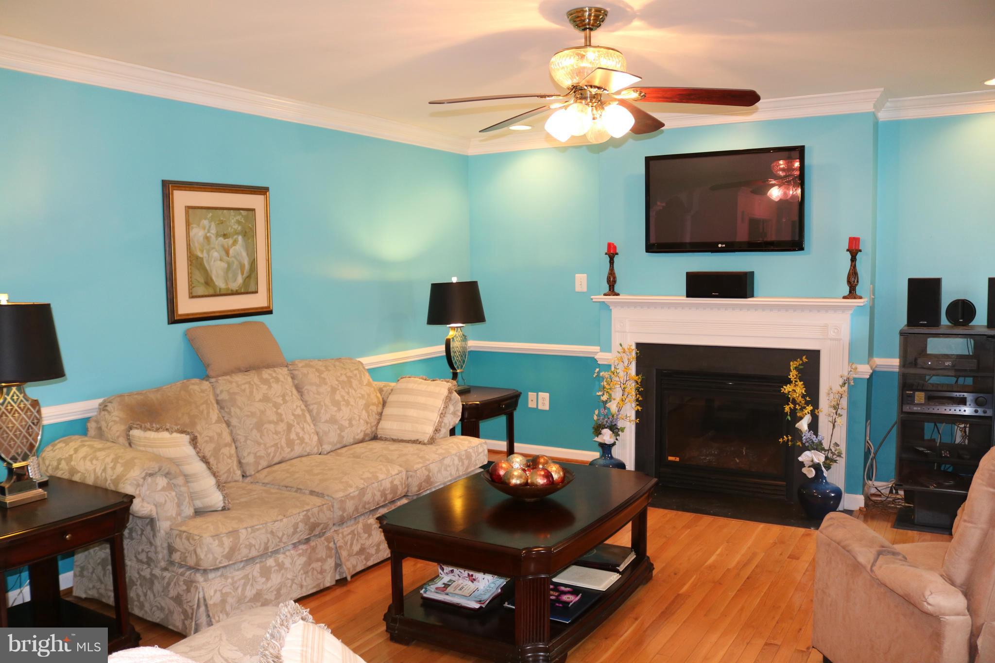 6249 Shady Side Road Shady Side, MD 20764 - Photo 25 of 30 Living Room