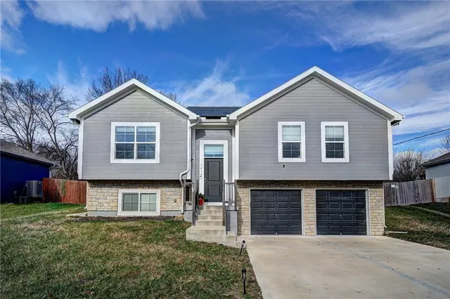 $360,000 | 5412 Northeast 62nd Street, Kansas City, MO 64119