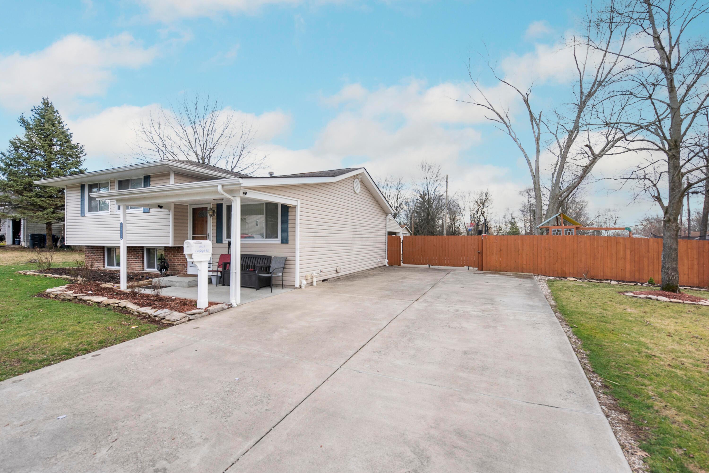 6413 Lexleigh Road Reynoldsburg, OH 43068 - Photo 3 of 40 Front