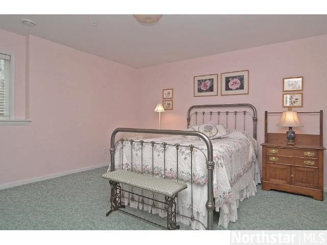 10260 Upton Place Bloomington, MN 55431 - Photo 15 of 18