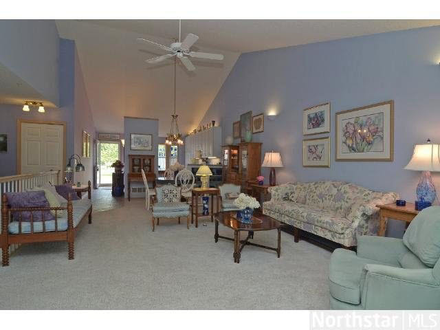 10260 Upton Place Bloomington, MN 55431 - Photo 3 of 18