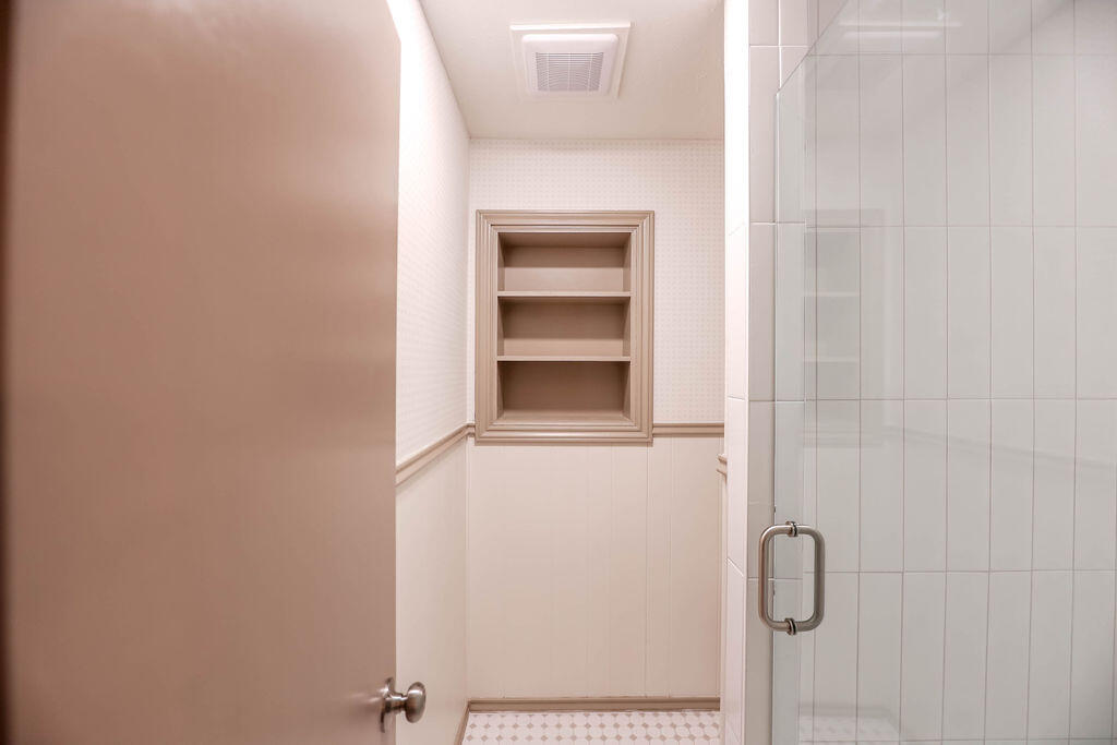 4106 64th Street Lubbock, TX 79413 - Photo 45 of 60 a bathroom with a window