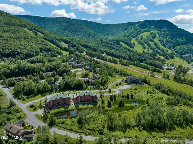 $429,900 | 25 Trailside Drive, Unit B10, Hunter, NY 12442