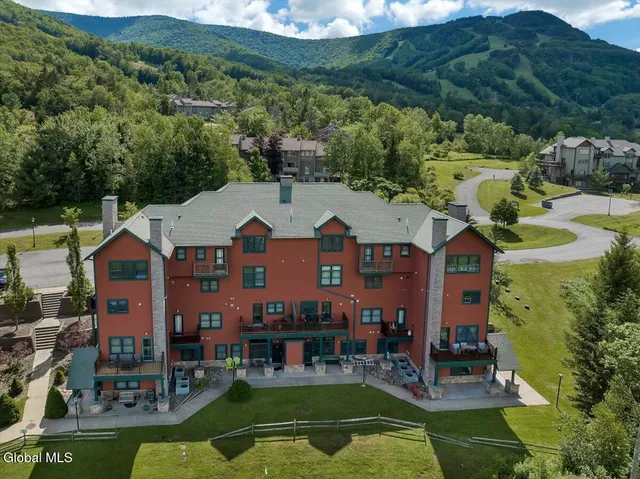 $429,900 | 25 Trailside Drive, Unit B10, Hunter, NY 12442