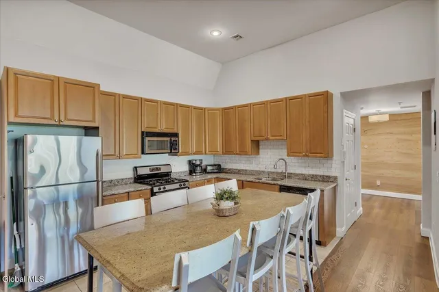 $429,900 | 25 Trailside Drive, Unit B10, Hunter, NY 12442