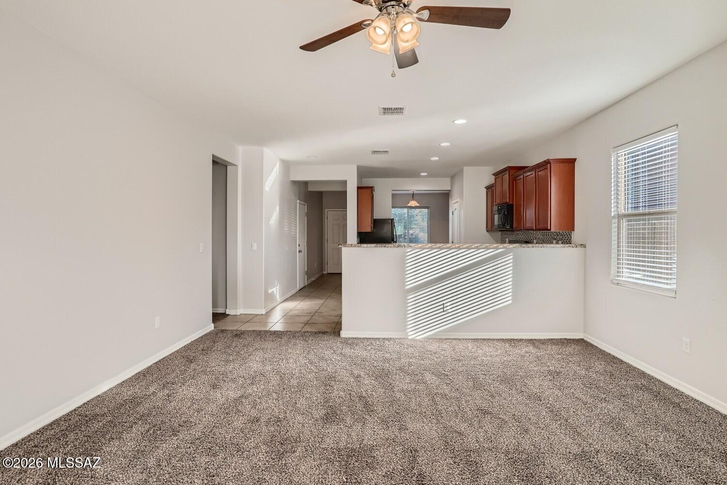 8253 West Razorbill Drive Tucson, AZ 85757 - Photo 4 of 10