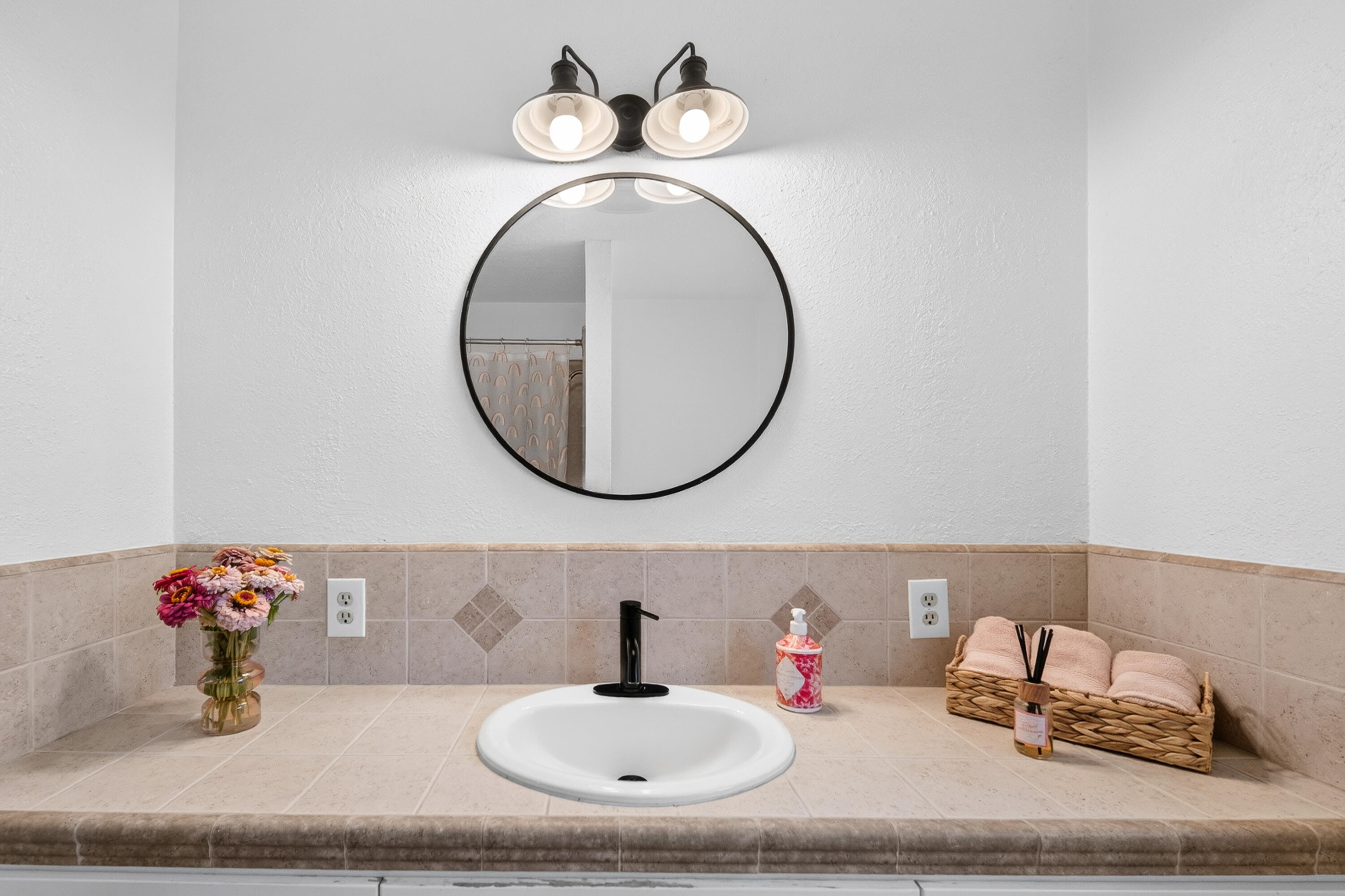 3061 Marmac Road Anderson, CA 96007 - Photo 26 of 45 Bathroom 2