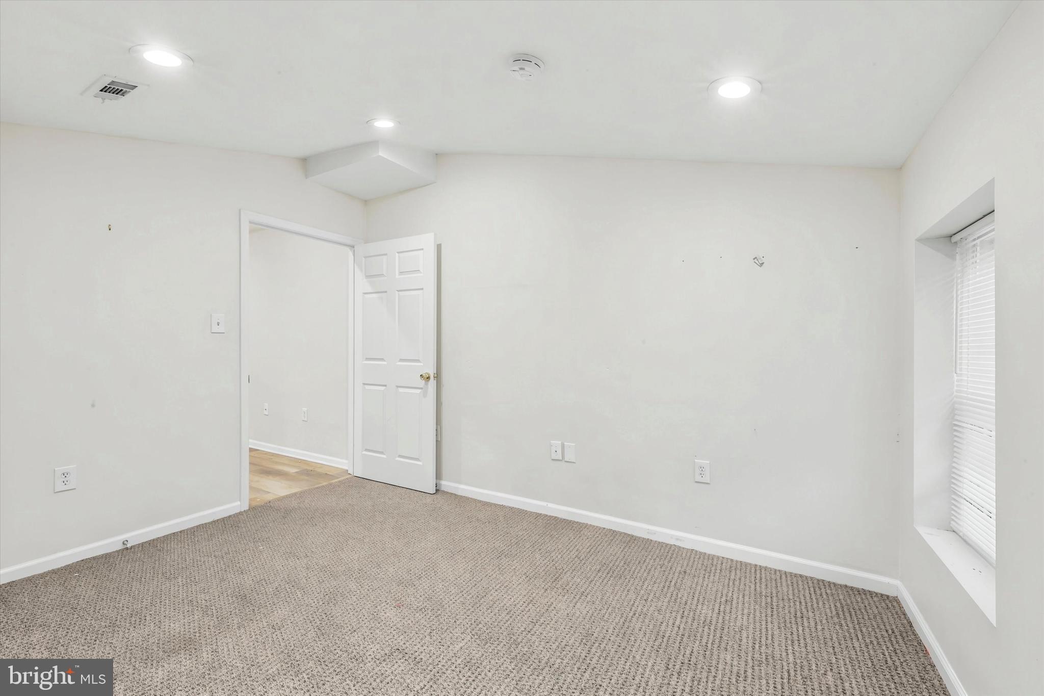 33 South 19th Street Philadelphia, PA 19103 - Photo 6 of 15 an empty room with an entryway