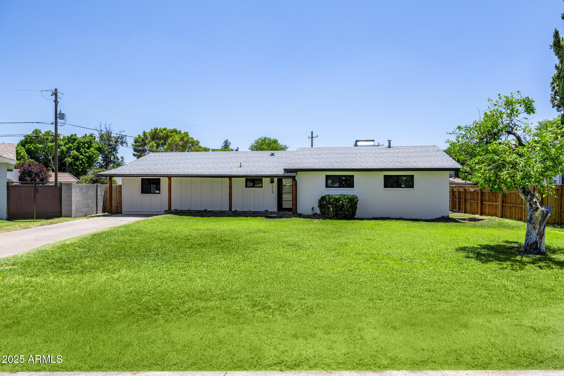215 West Ruth Avenue Phoenix, AZ 85021 - Photo 1 of 55 01 - Ruth