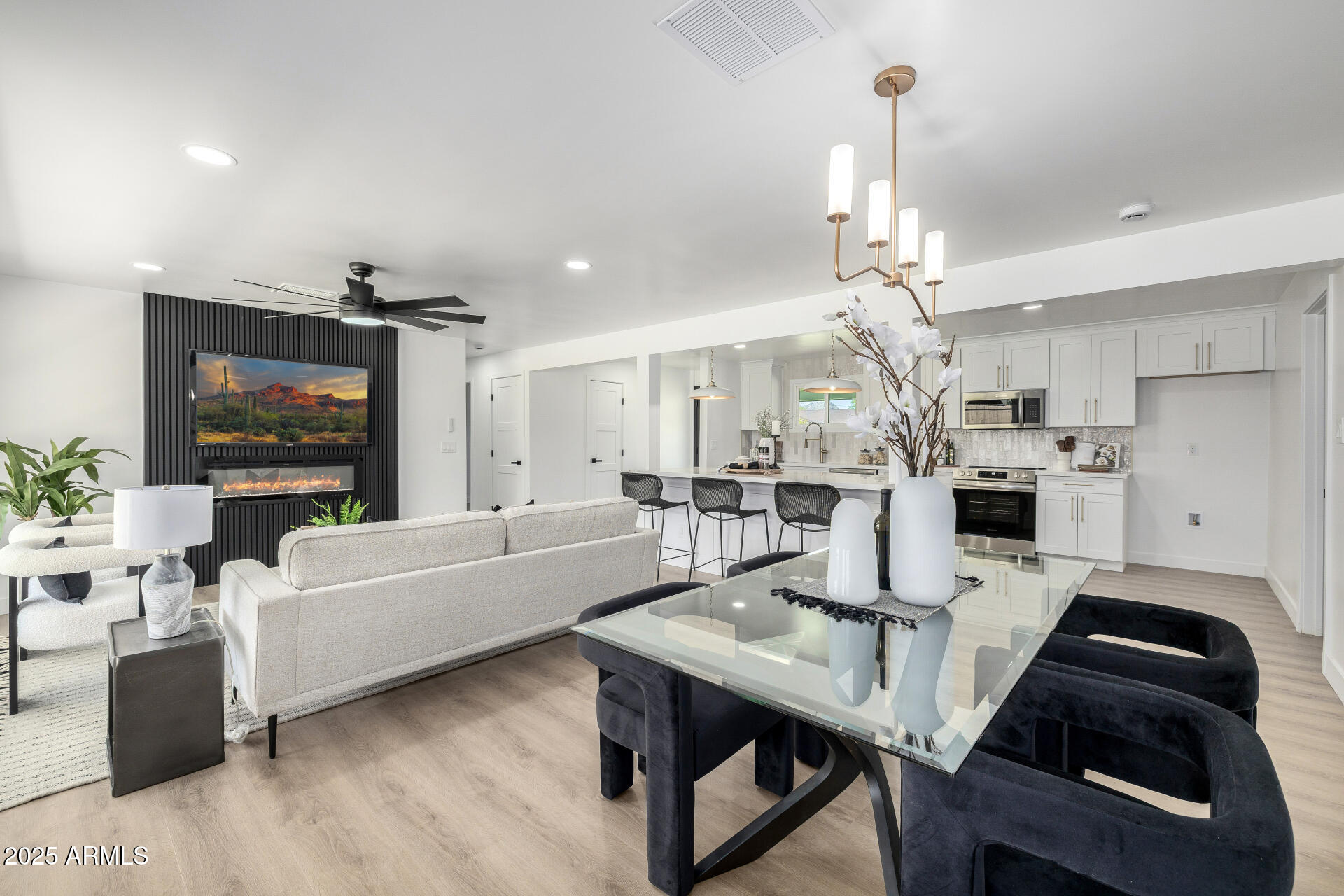 215 West Ruth Avenue Phoenix, AZ 85021 - Photo 11 of 55 10 - Ruth