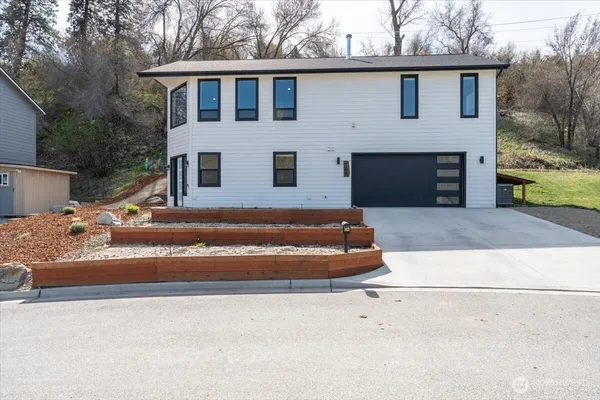 $715,000 | 103 Hassan Street, Cashmere, WA 98815