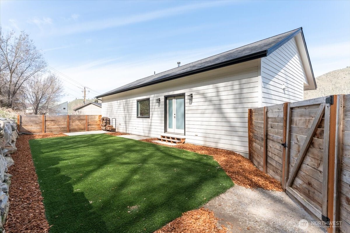 103 Hassan Street Cashmere, WA 98815 - Photo 29 of 34