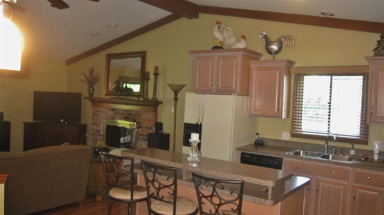 2931 Walbridge Drive Rochester, MI 48307 - Photo 4 of 23 31201983-3.JPG