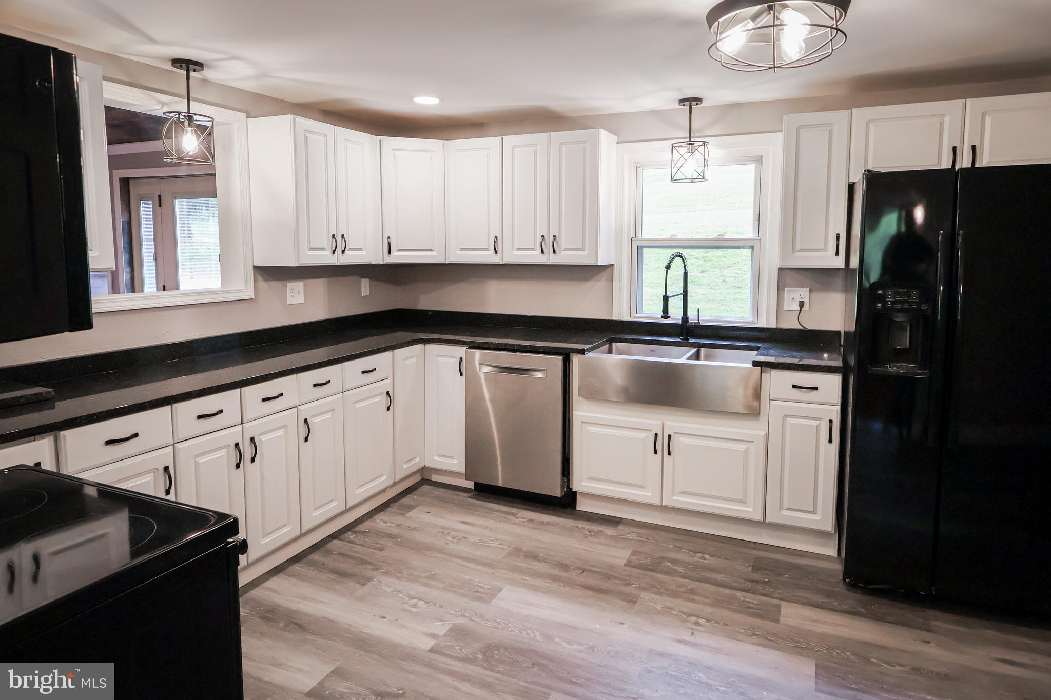 989 Blackhawk Road Beaver Falls, PA 15010 - Photo 8 of 24