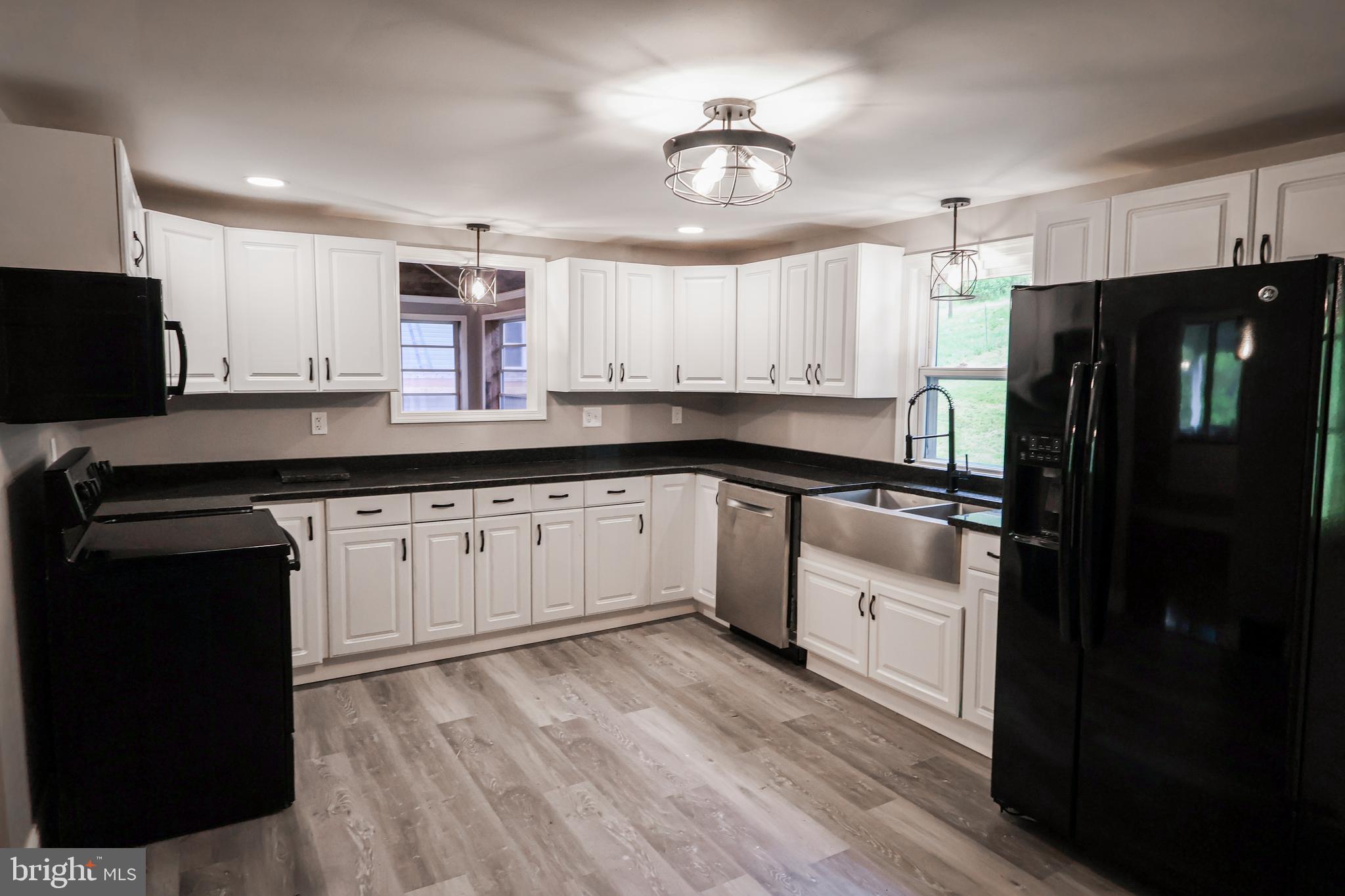 989 Blackhawk Road Beaver Falls, PA 15010 - Photo 9 of 24