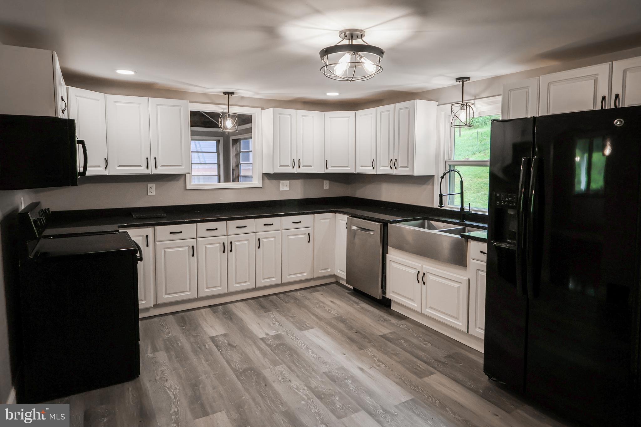 989 Blackhawk Road Beaver Falls, PA 15010 - Photo 10 of 24