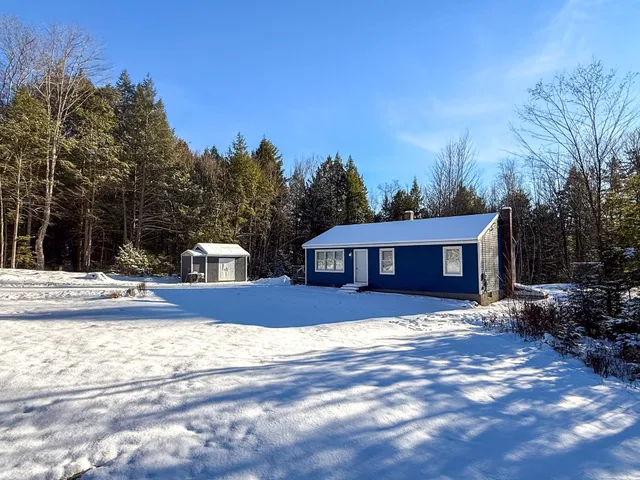$285,000 | 360 Country Land Drive, Haverhill, NH 03765