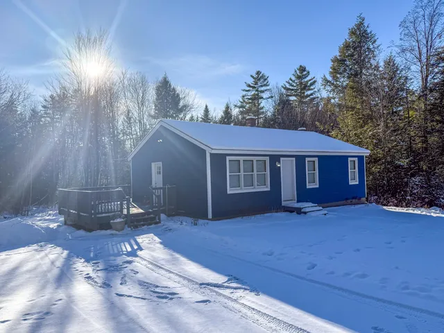 $285,000 | 360 Country Land Drive, Haverhill, NH 03765