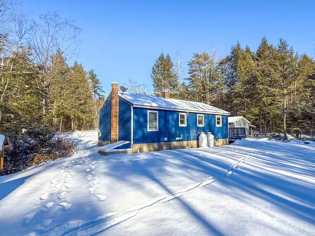 $285,000 | 360 Country Land Drive, Haverhill, NH 03765