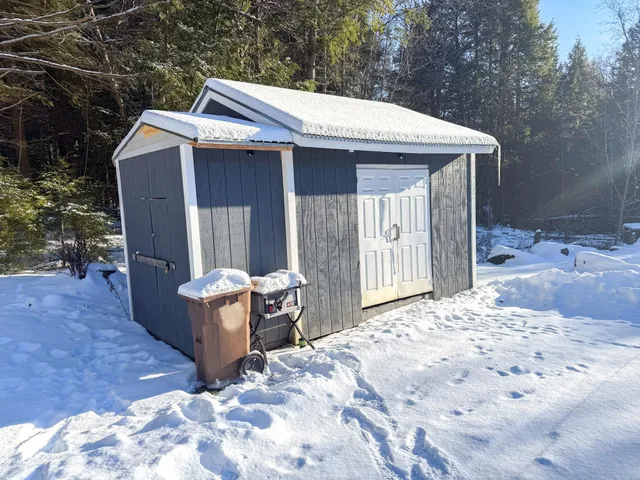 $285,000 | 360 Country Land Drive, Haverhill, NH 03765