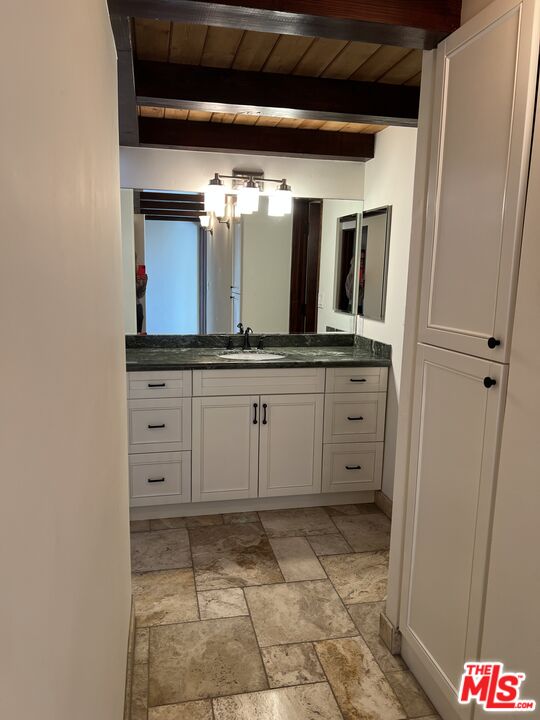 29239 Heathercliff Road, Unit 3 Malibu, CA 90265 - Photo 11 of 30