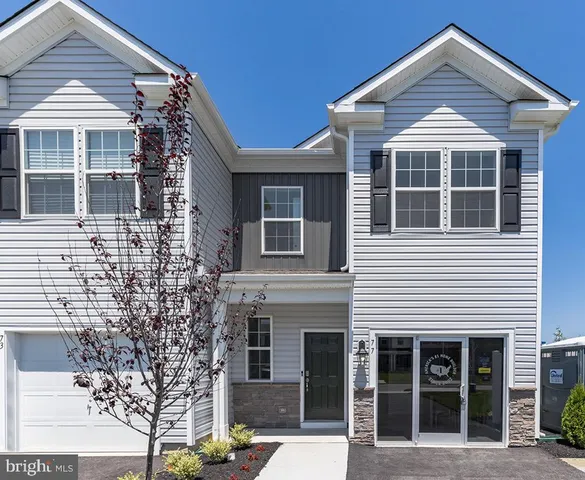 $2,800 | 105 Mazzeo Drive, Glassboro, NJ 08028