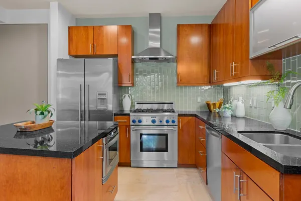 $549,000 | 2025 S Street, Unit 202, Sacramento, CA 95811