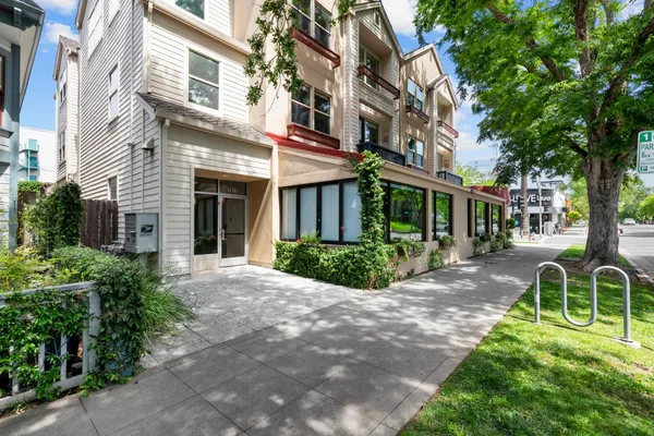 $549,000 | 2025 S Street, Unit 202, Sacramento, CA 95811
