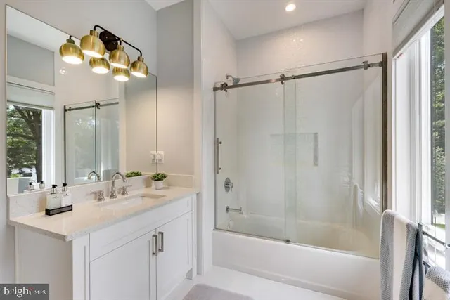 $20,000 | 9604 Pembroke Place, Vienna, VA 22182