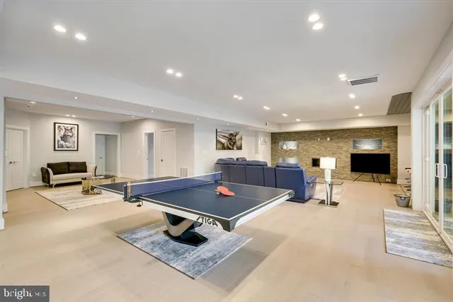 $20,000 | 9604 Pembroke Place, Vienna, VA 22182