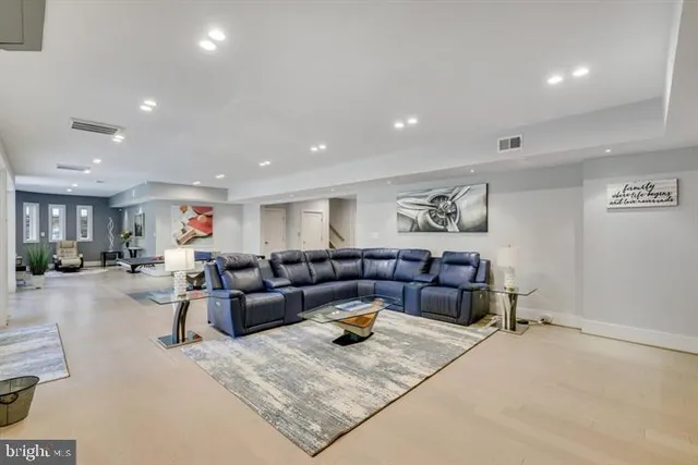 $20,000 | 9604 Pembroke Place, Vienna, VA 22182