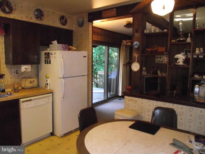 24 Old Farm Road Sicklerville, NJ 08081 - Photo 10 of 25 Kitchen