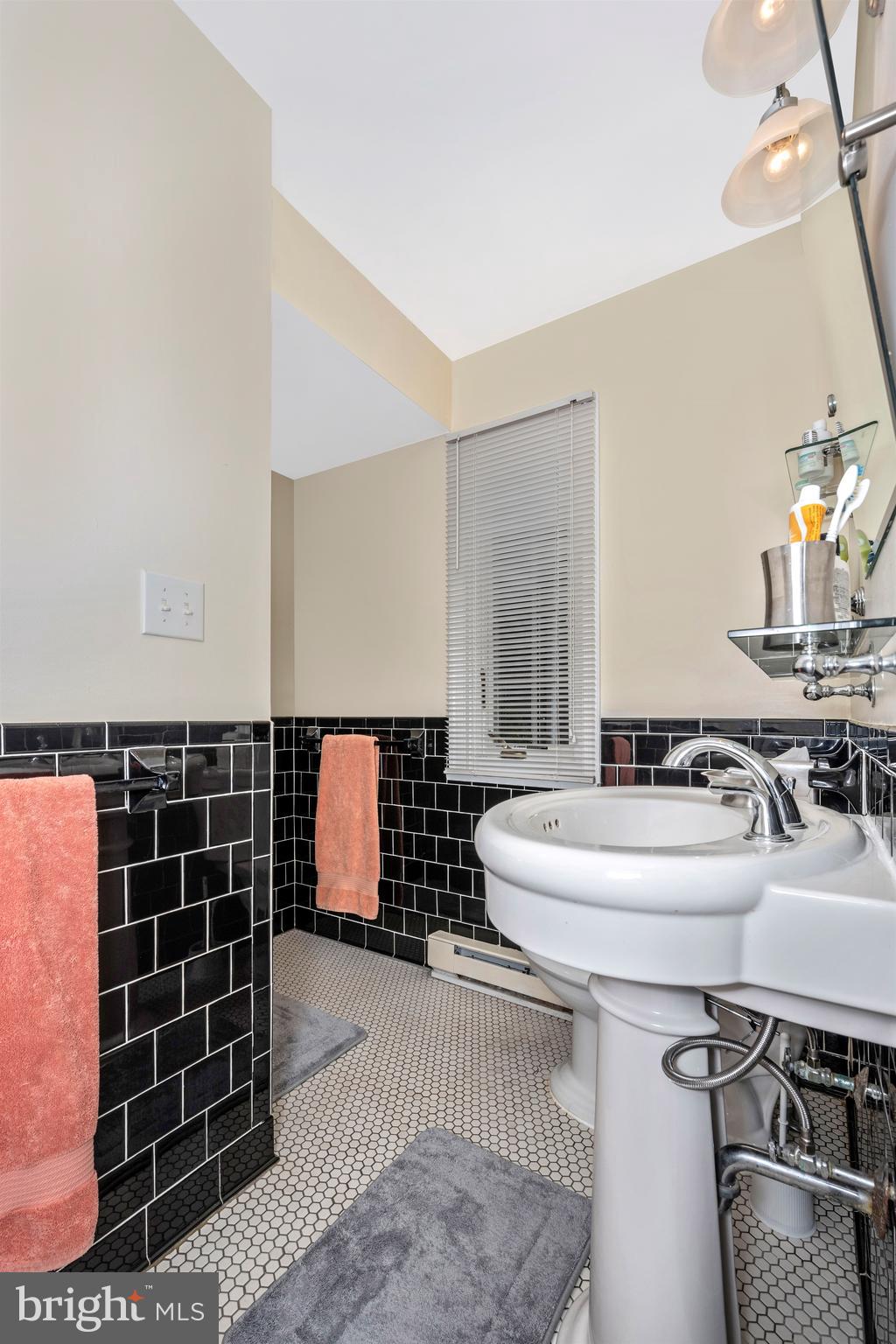 7411 Round Hill Road Frederick, MD 21702 - Photo 31 of 71 Main Floor Owner's Bath