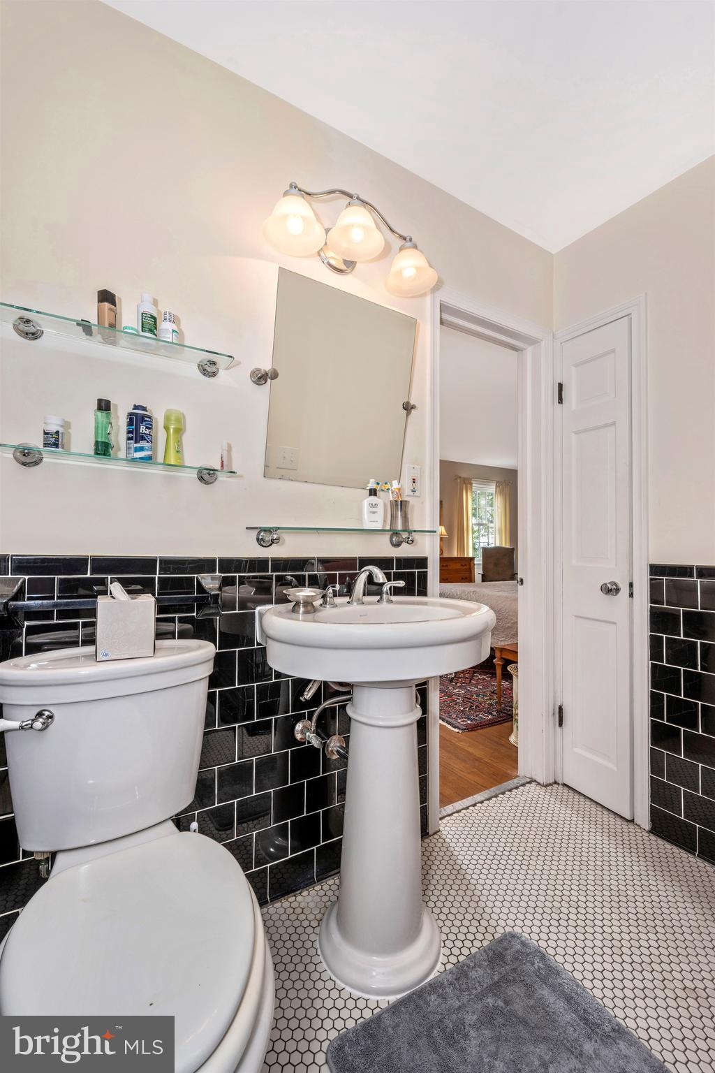 7411 Round Hill Road Frederick, MD 21702 - Photo 32 of 71 Main Floor Owner's Bath