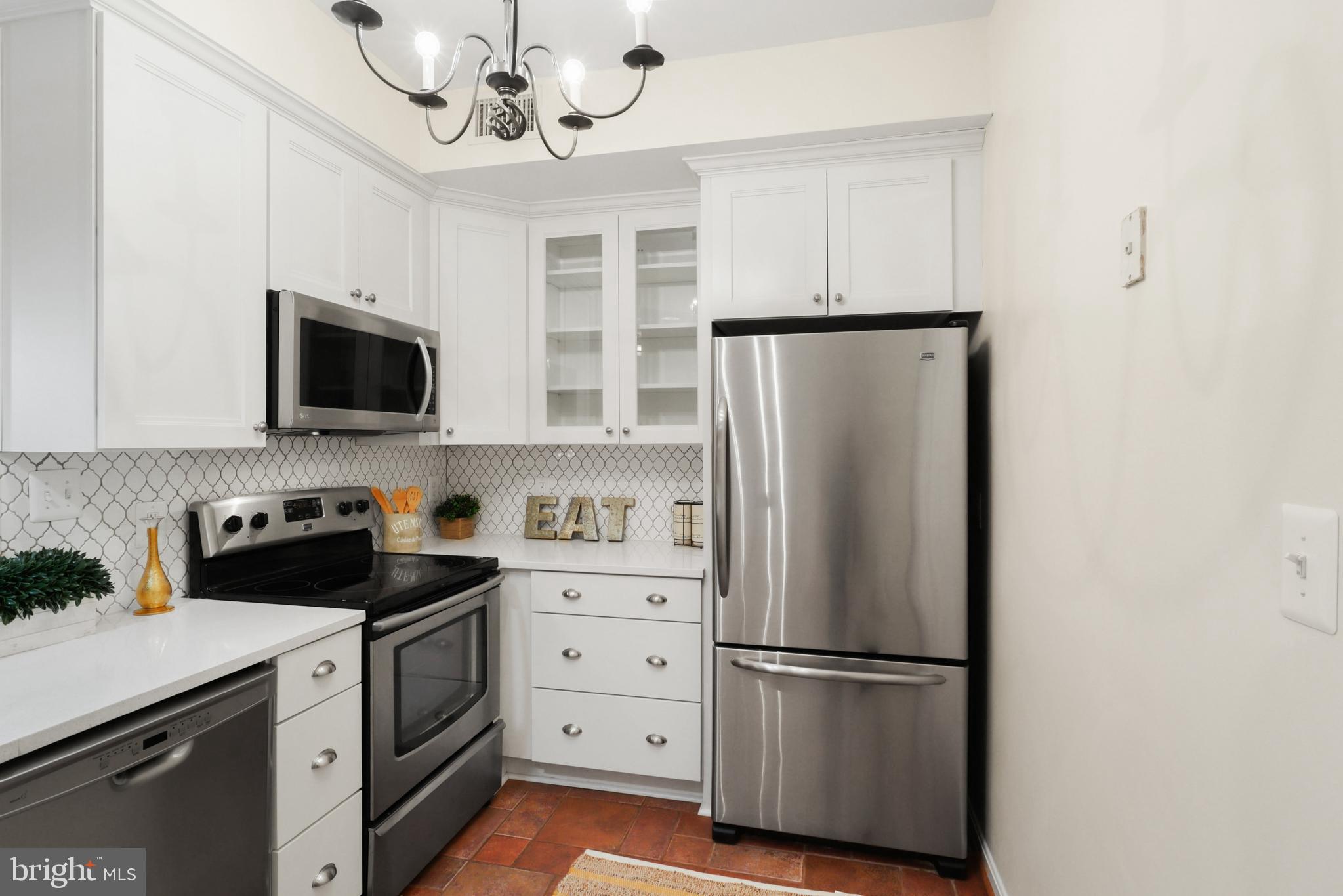 11313 Sundial Court, Unit 208 Reston, VA 20194 - Photo 11 of 30 S/S appliances w/ Thomasville cabinets
