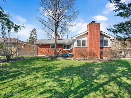 $535,000 | 392 East St Charles Road, Elmhurst, IL 60126