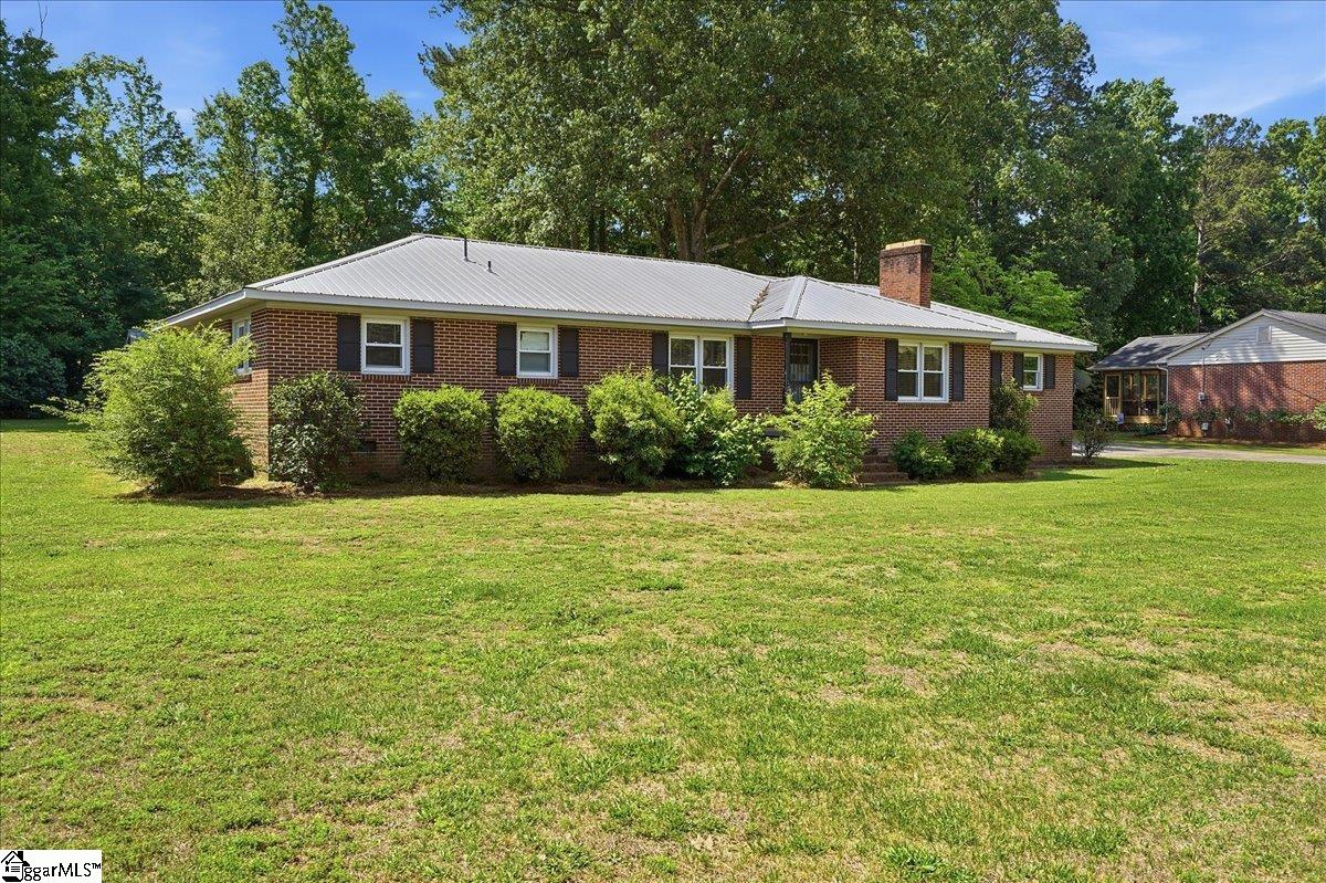 208 State Rd S-30-483 Clinton, SC 29325 - Photo 3 of 28