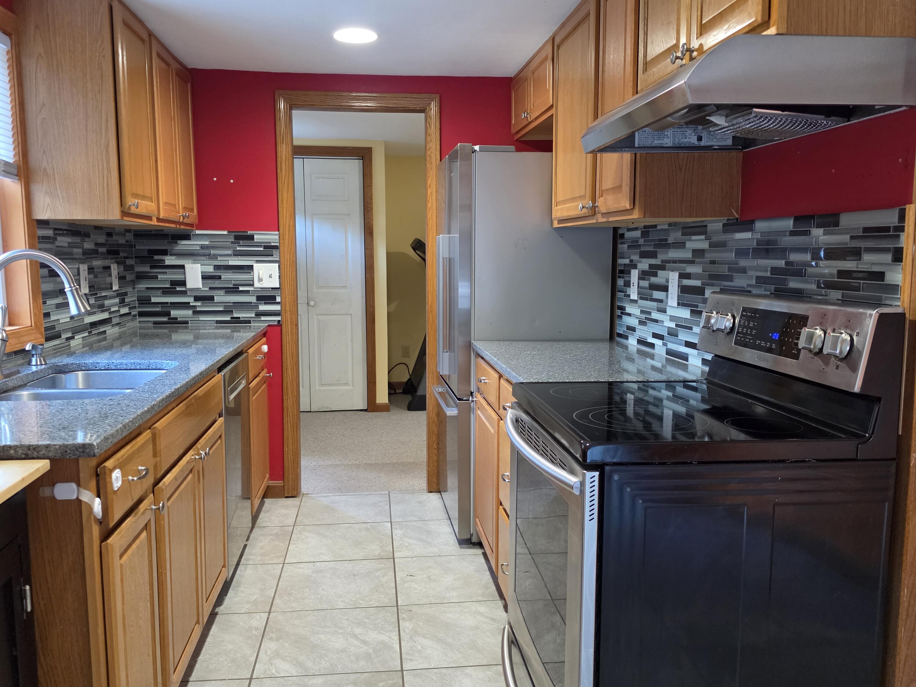 52 Fort Hill Road Standish, ME 04084 - Photo 6 of 33 Galley kitchen
