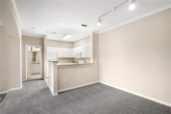 $1,695 | 9301 Crescent Loop Circle, Unit 206, Tampa, FL 33619