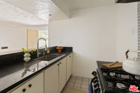 $1,399,000 | 1561 Carmona Avenue, Los Angeles, CA 90019