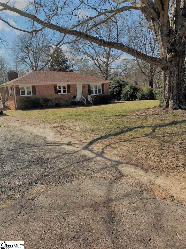 404 Syphrit Road Wellford, SC 29385 - Photo 17 of 22 Gallery Image 17